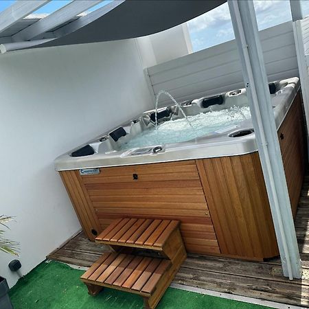 Appartement Appart'Eden : vue panoramique sur Saint-Denis à Sainte-Clotilde Extérieur photo