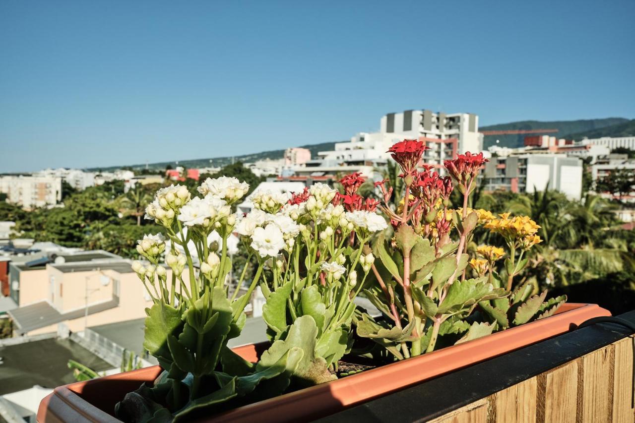 Appartement Appart'Eden : vue panoramique sur Saint-Denis à Sainte-Clotilde Extérieur photo