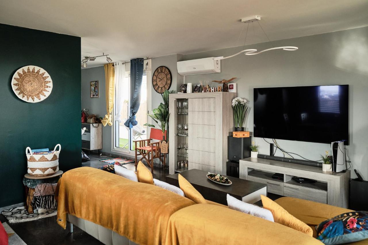 Appartement Appart'Eden : vue panoramique sur Saint-Denis à Sainte-Clotilde Extérieur photo